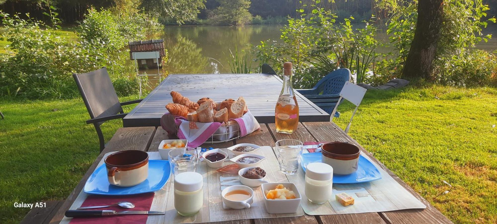 Les Etangs Du Moulin D'Harcy Hotel Lonny ภายนอก รูปภาพ